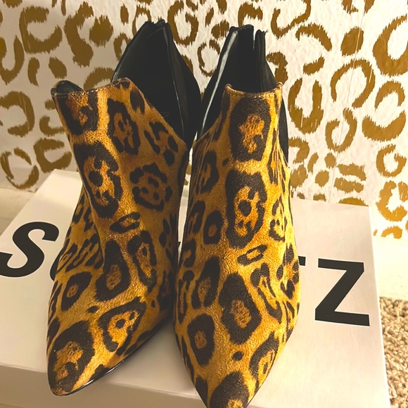Enzo Angiolini Booties - Picture 2 of 4